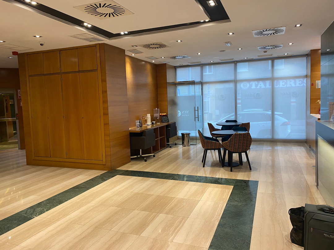 欧洲之星莱昂酒店主图