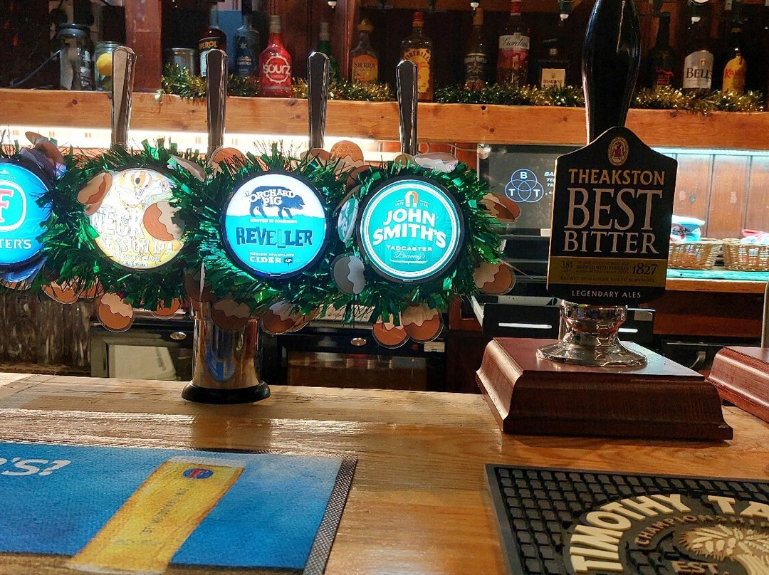 三个桶匠酒店主图