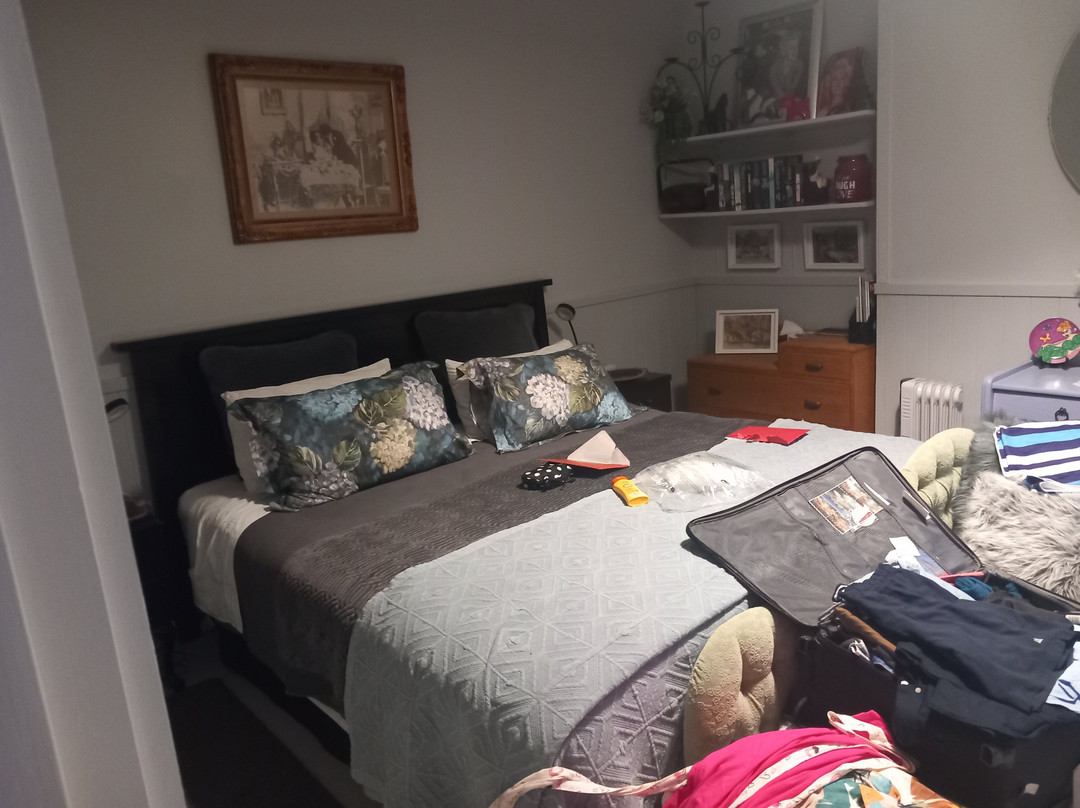 Annies B and B主图