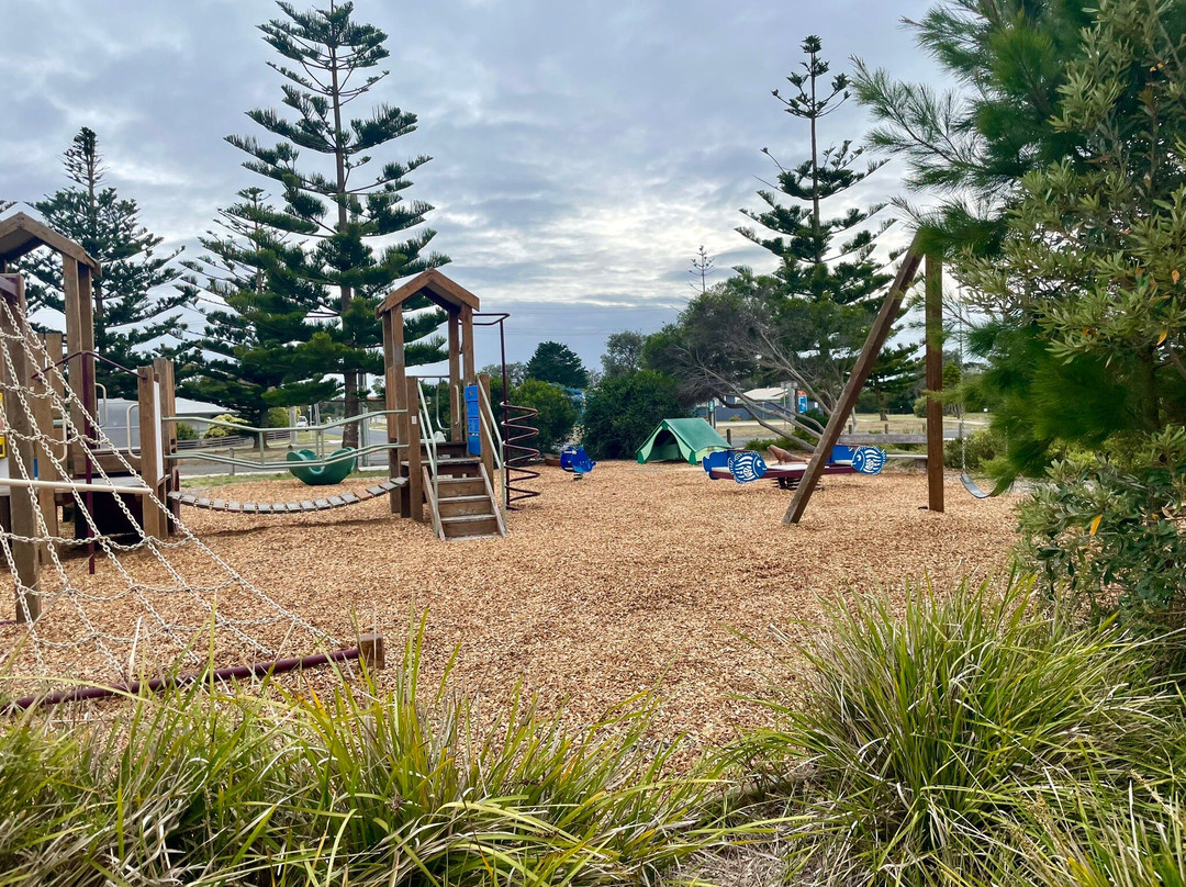 Golden Beach Playground景点图片