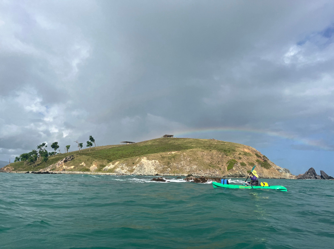 Barefoot Travelers Kayak Tour to Monkey Island景点图片