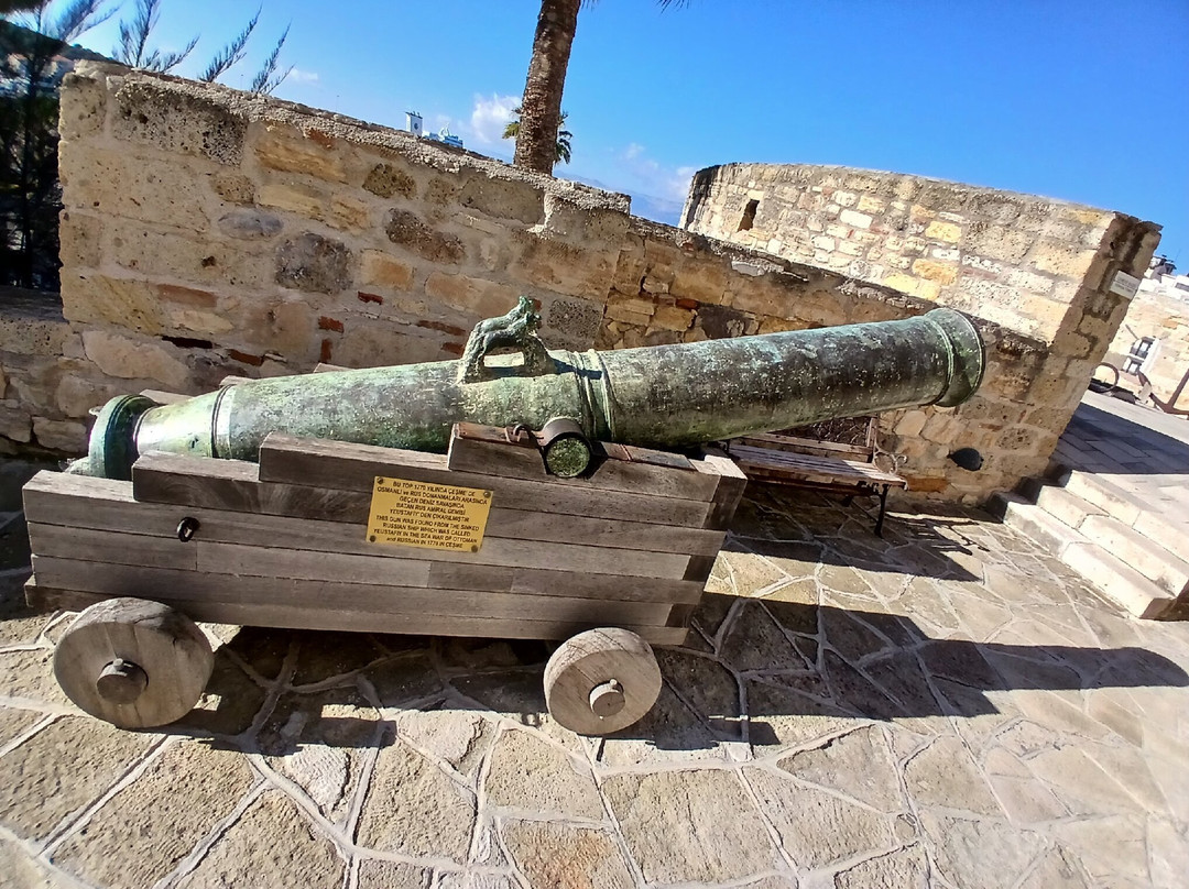 Cesme Castle景点图片
