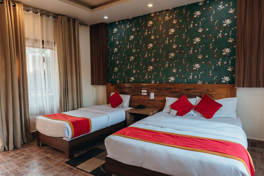 丛林游猎洛吉酒店主图