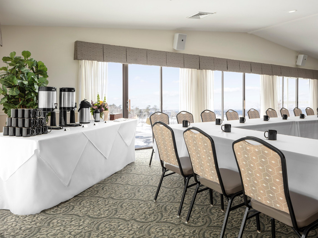 Atlantic Oceanside Hotel and Event Center主图