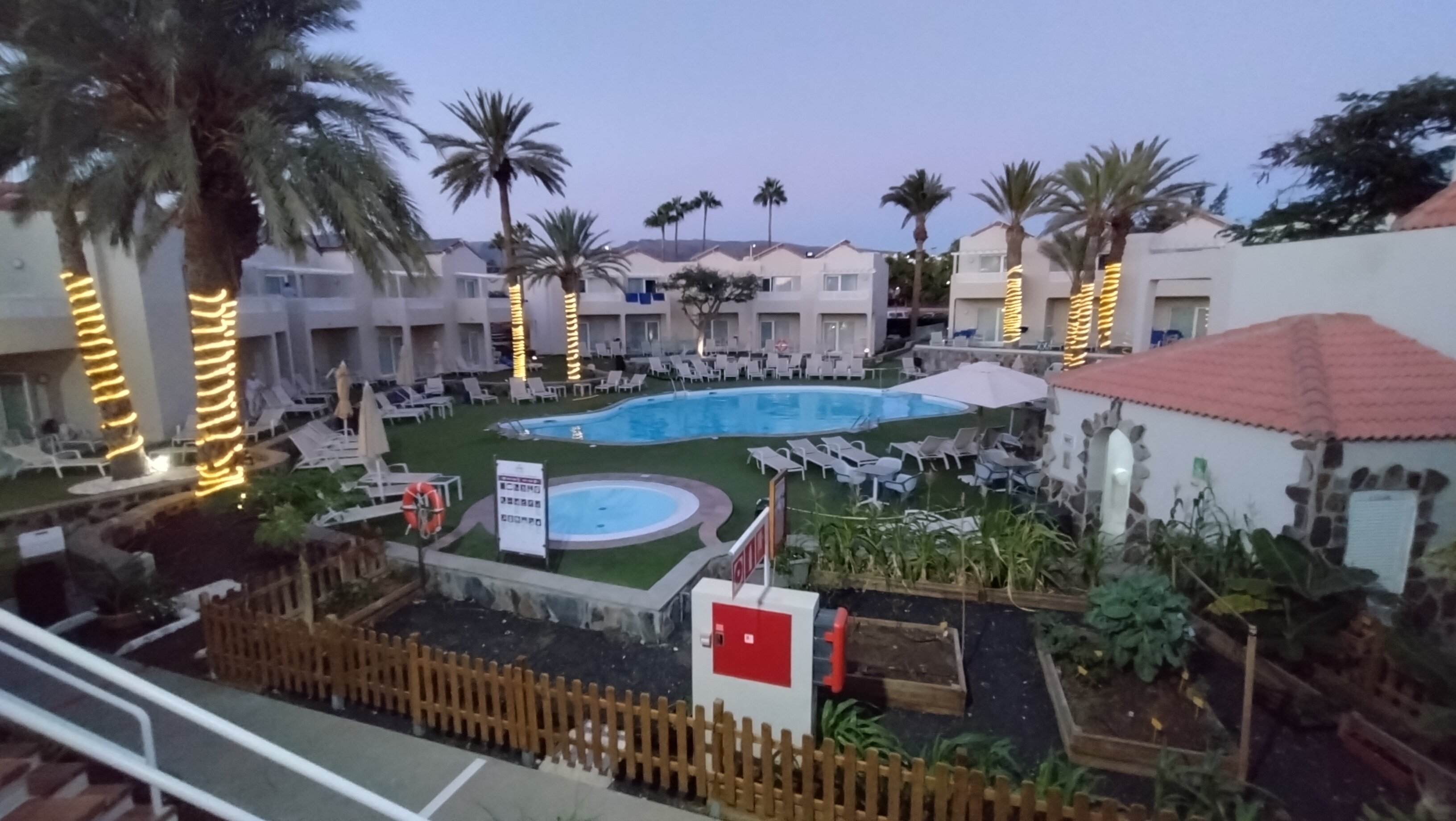 Hotel LIVVO Koala Garden-泳池
