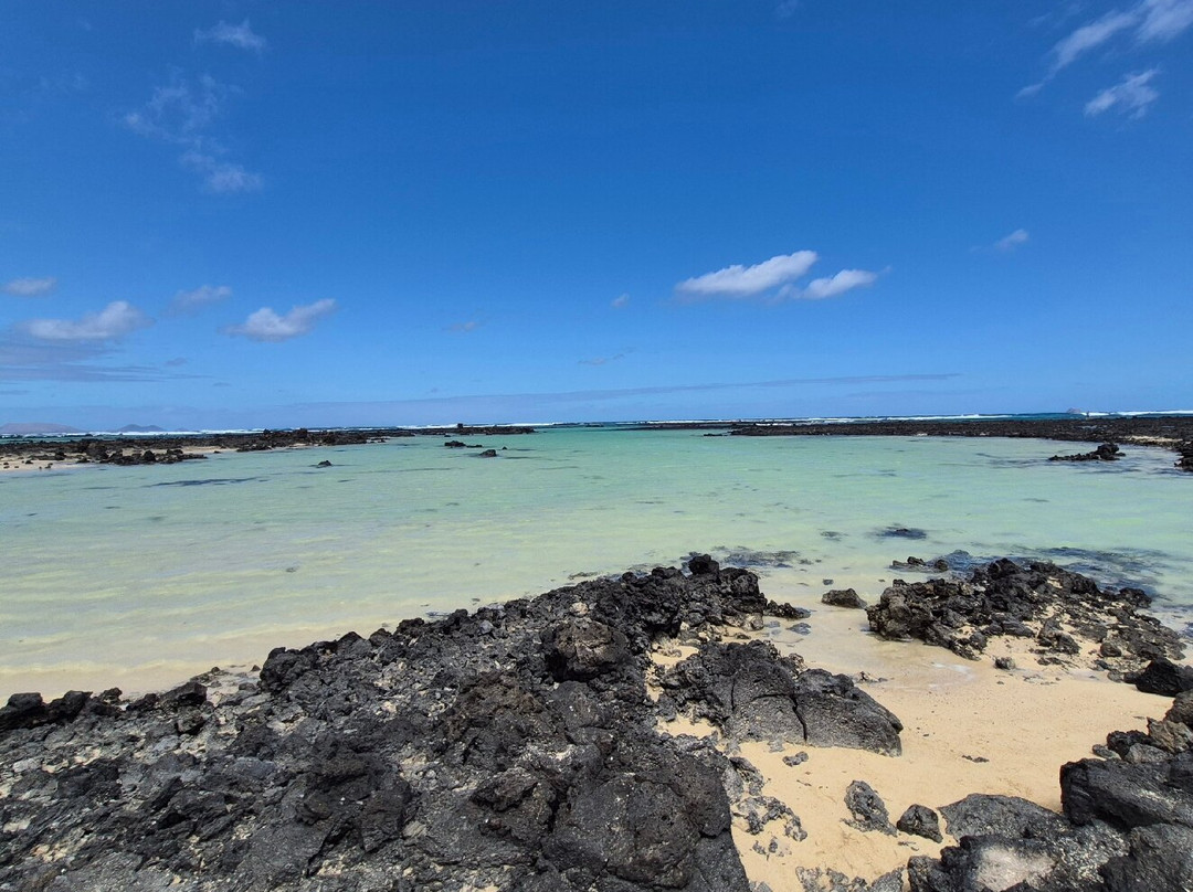 Playa del Caleton Blanco-Orzola必去景点