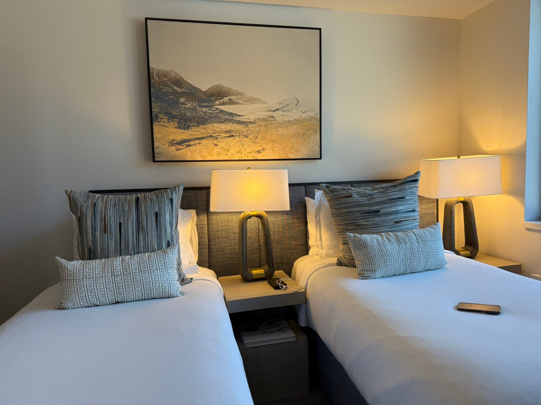 Electric Pass Lodge