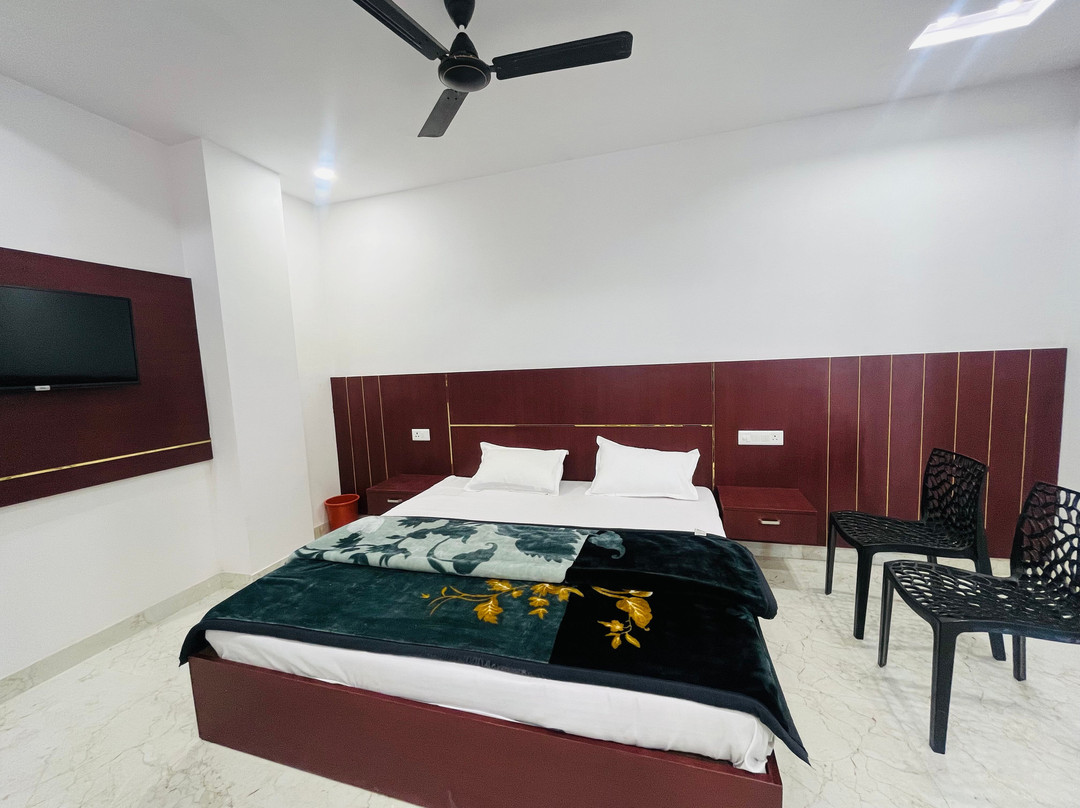 Hotel O Ghar Parivaar