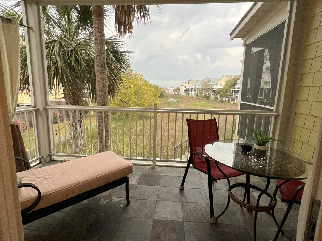 Water's Edge Inn主图