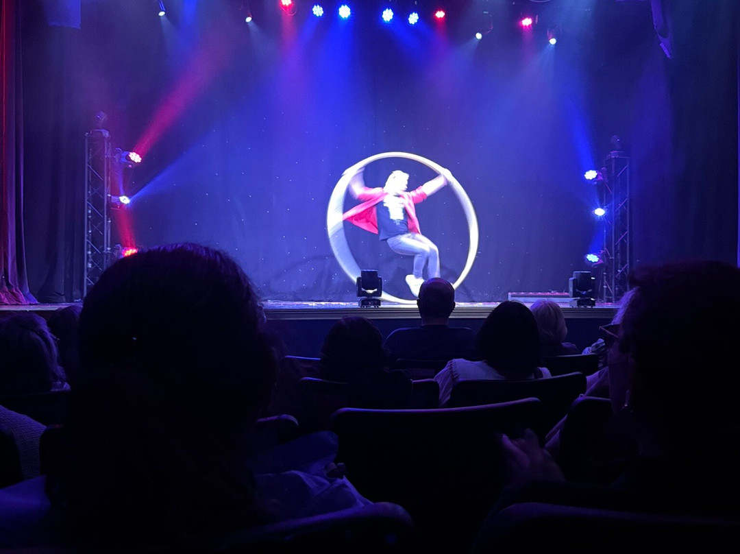 Array: Mountain of Entertainment Theater-皮金福奇必去景点