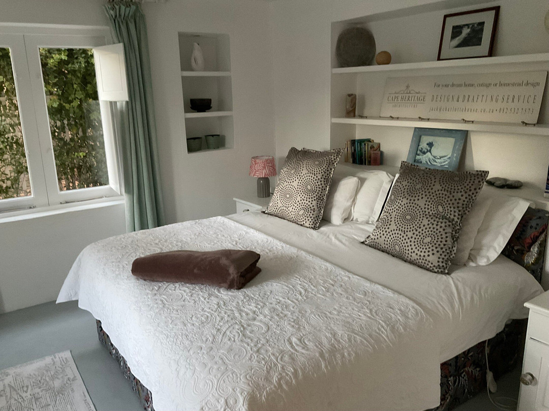 Charlotte House主图