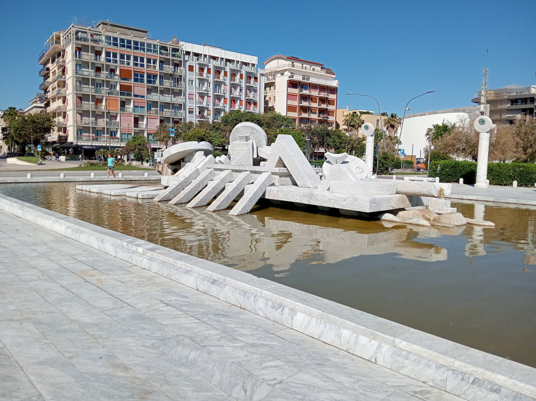 La Fontana Nave di Cascella-佩斯卡拉必去景点