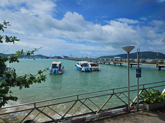 豪华游轮俱乐部之旅-查龙必去景点
