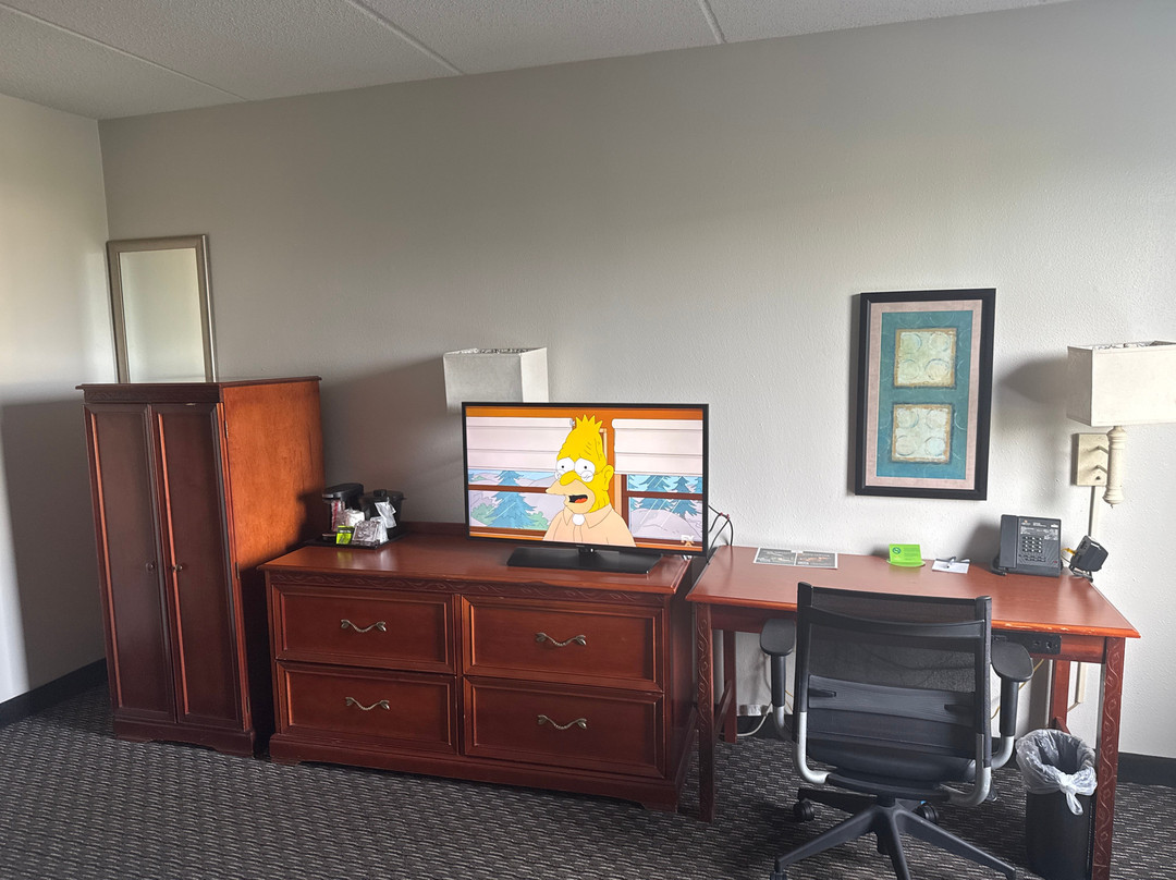 美国那不勒斯东 I-75 拉昆塔套房酒店主图