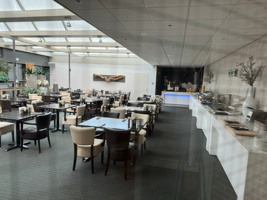 甜蜜英瓦尔酒店主图