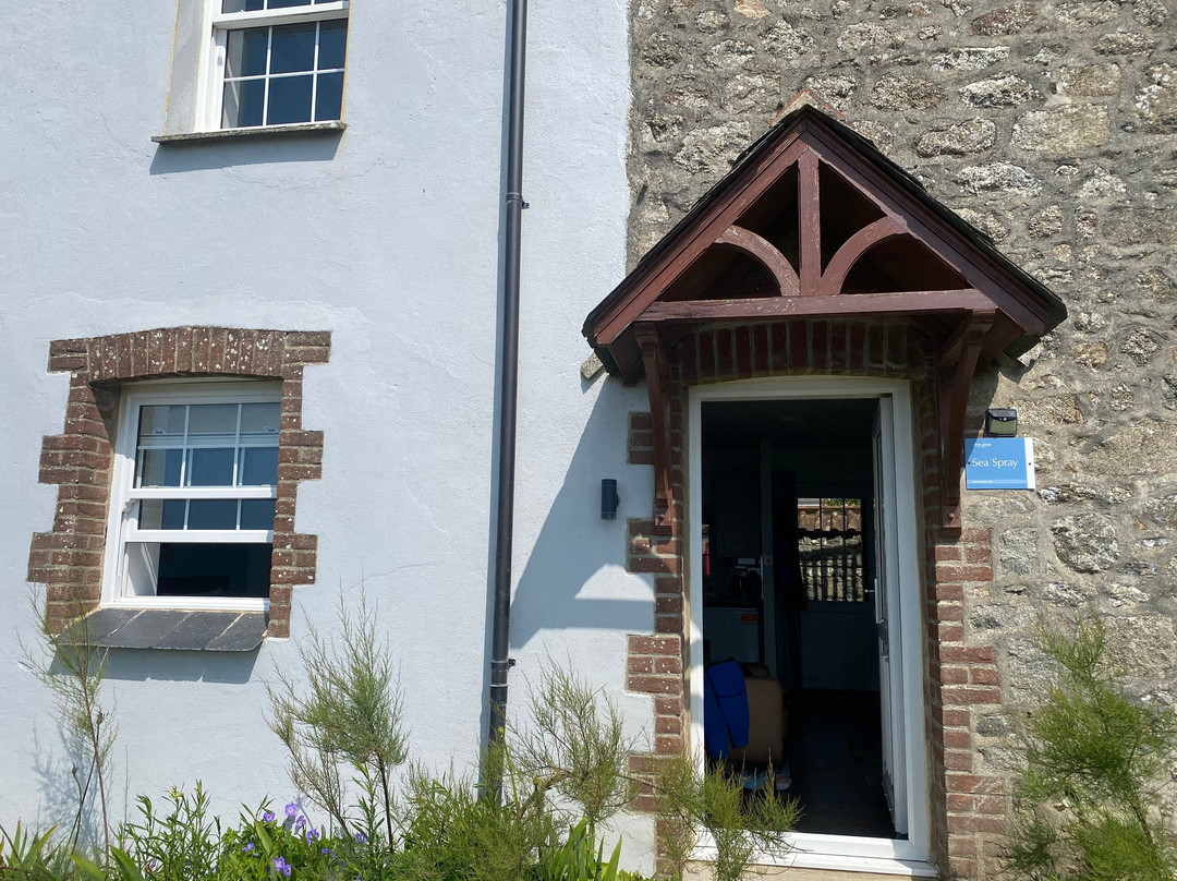 The White House Hotel主图