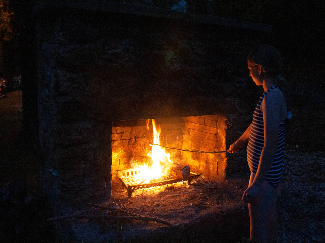 Cedar Mere Riverside-Dixon必去景点