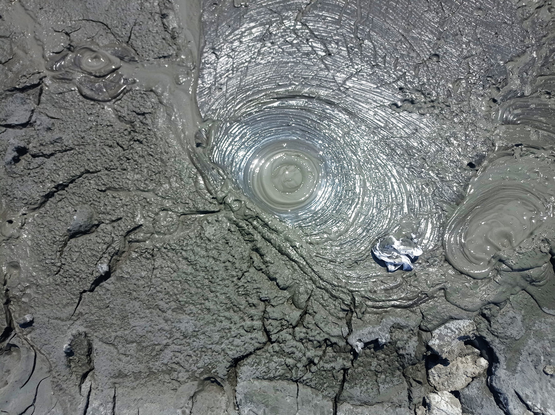Mud Volcanoes-巴库必去景点