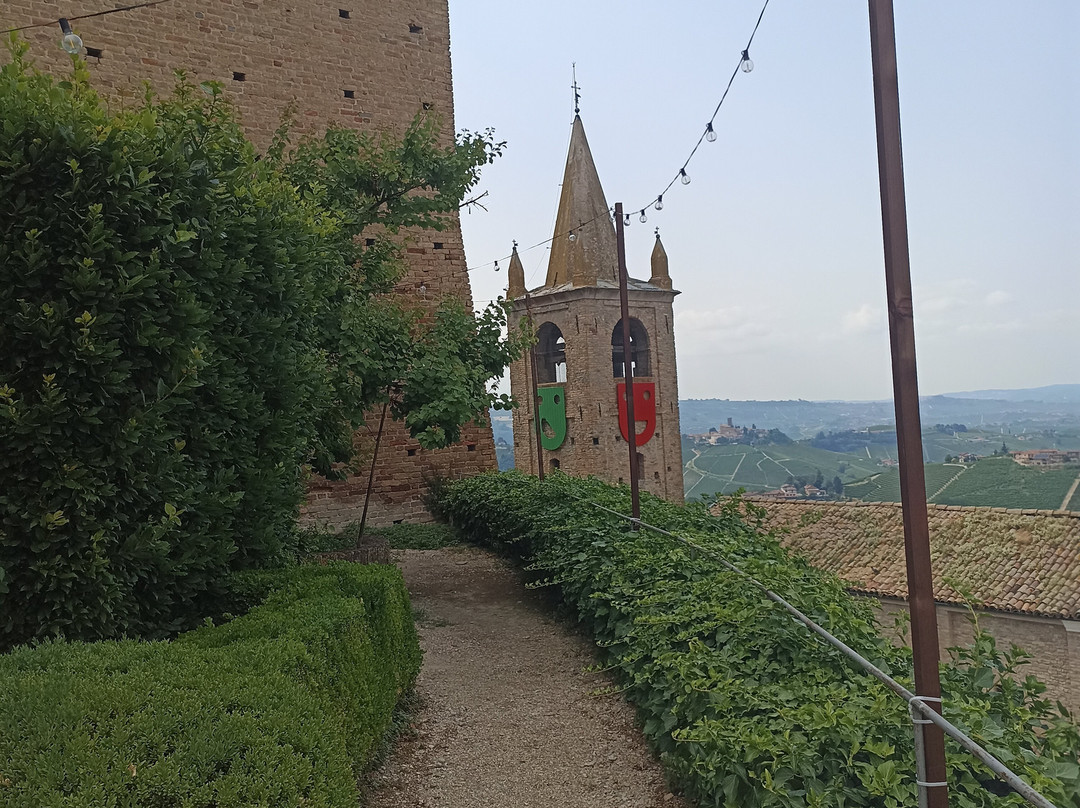 Castello di Serralunga d'Alba-塞拉伦加达尔巴必去景点
