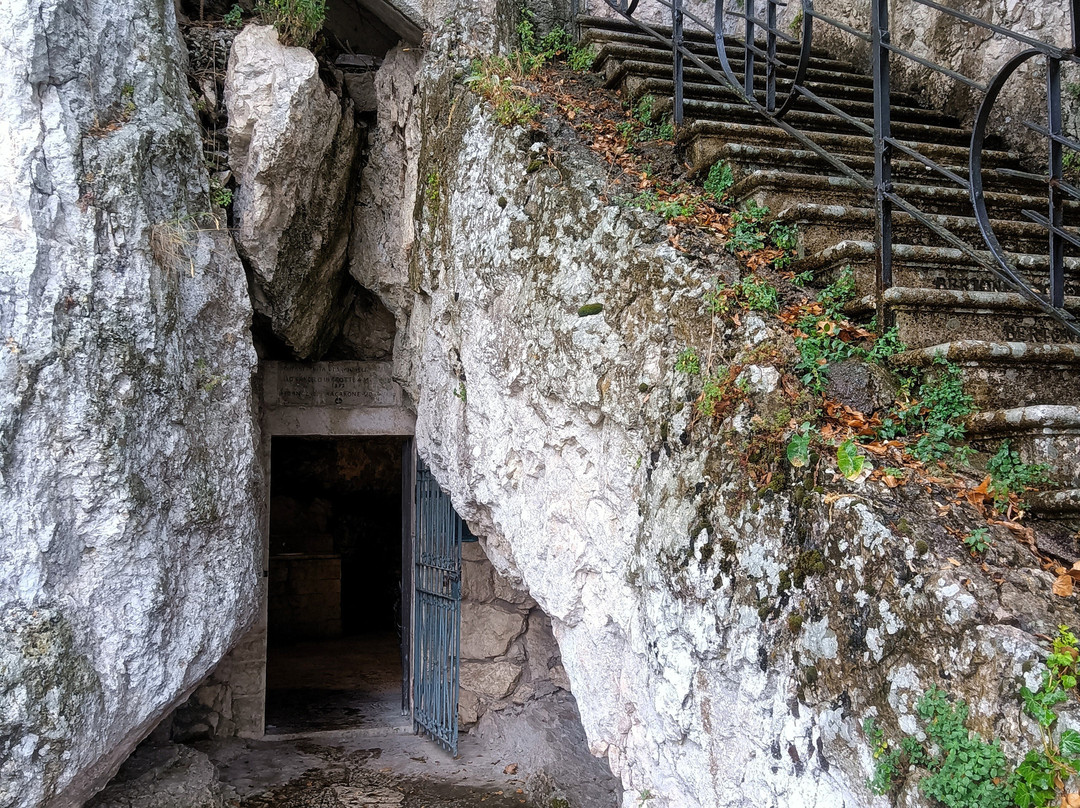 Grotta di San Michele-Sant'Angelo in Grotte必去景点