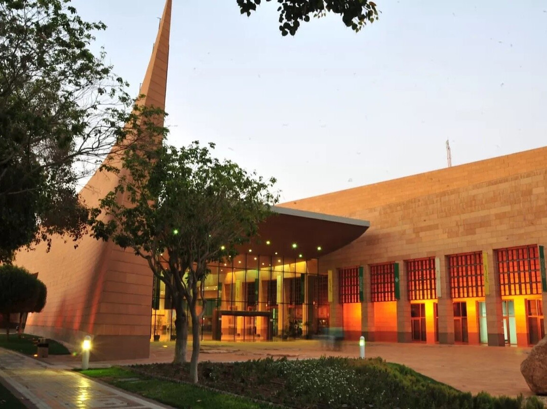 Edge of The World And Bat Cave in Riyadh 4WD-Diryah必去景点