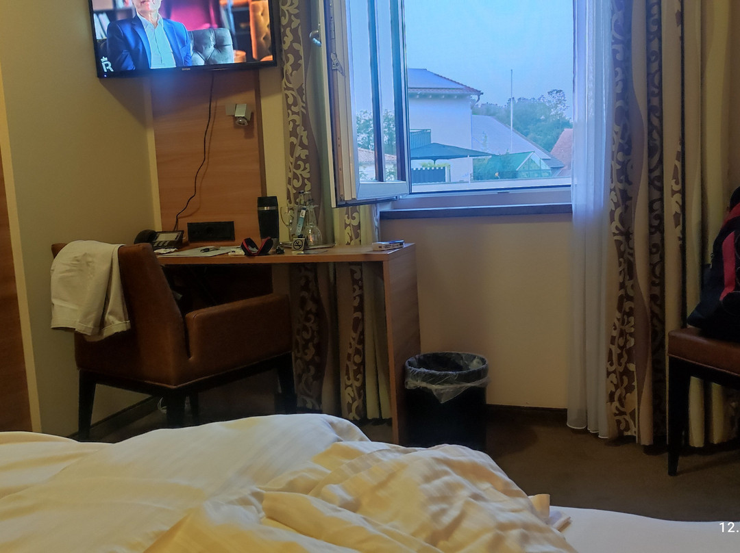 格鲁格酒店主图
