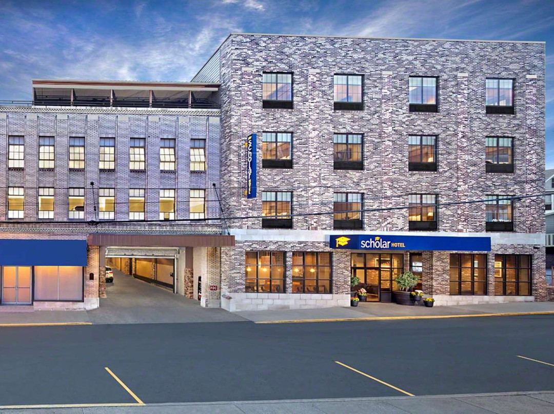 摩根敦酒店住宿-栗子精品酒店