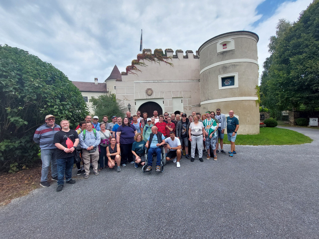 Greifvogelzentrum Waldreichs-Franzen必去景点