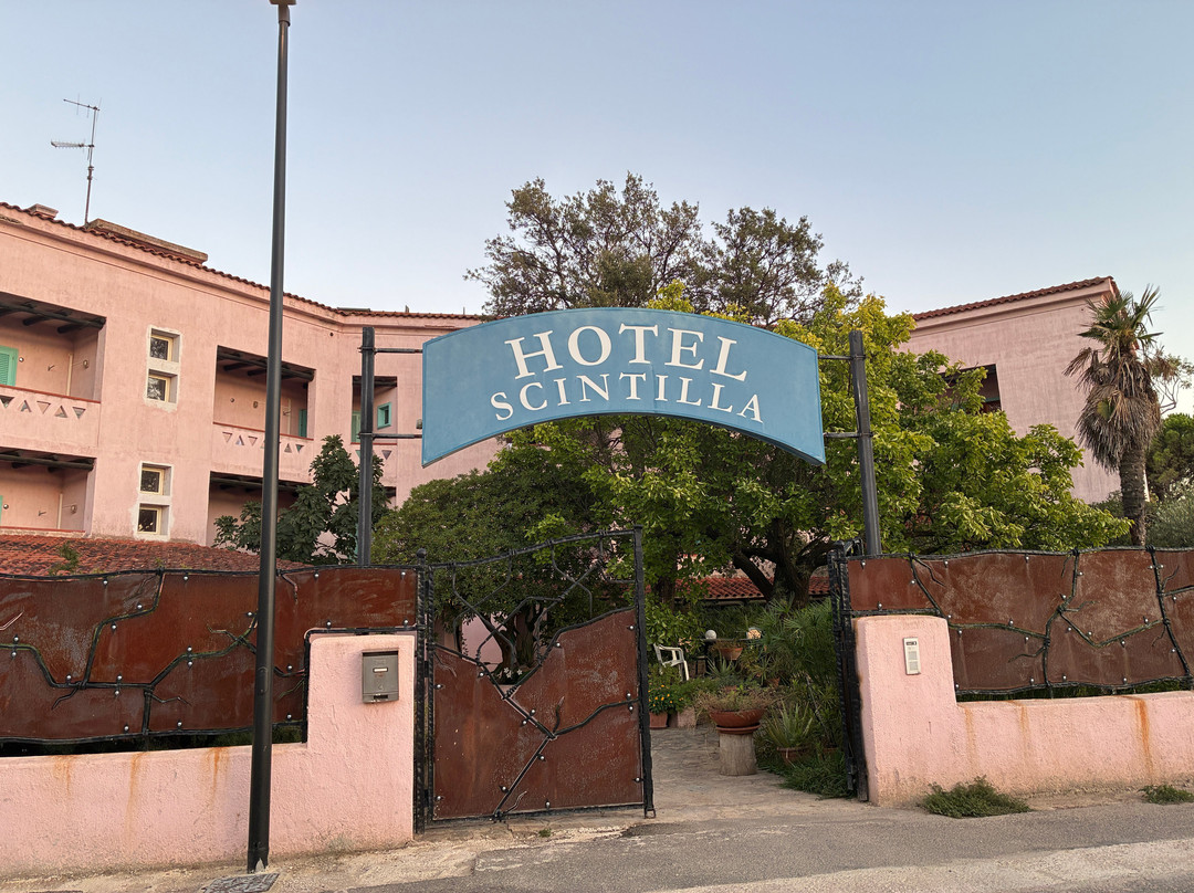 新缇拉酒店主图