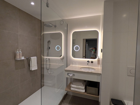 范德瓦尔克巴黎戴高乐机场酒店