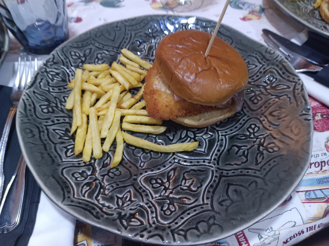 Chapeau Restaurante Bar