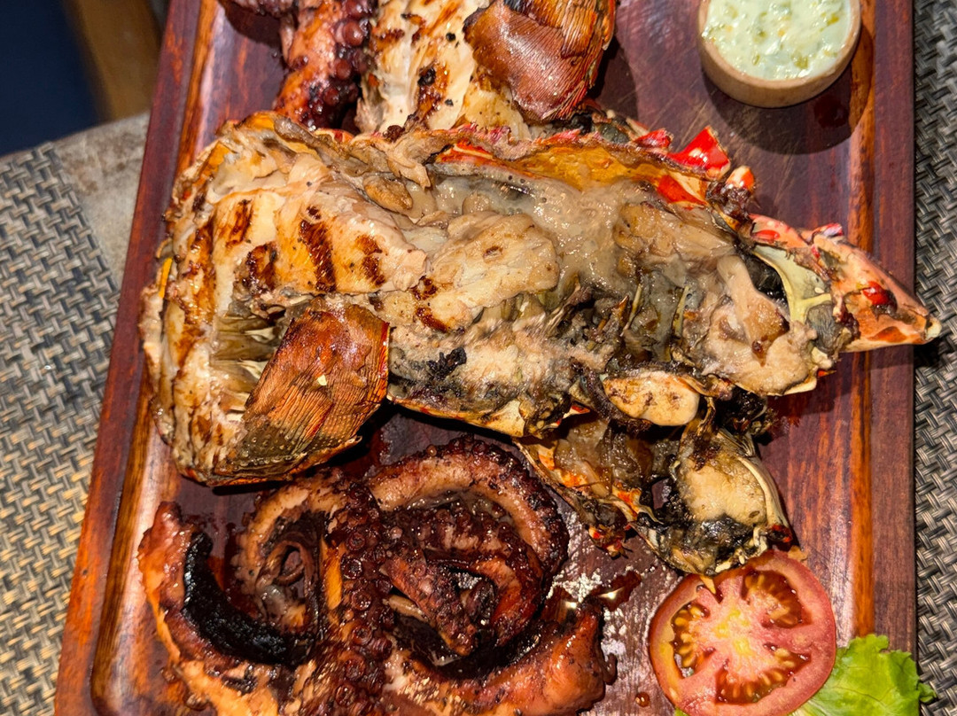 To Be. Club - Cocktail & Grill