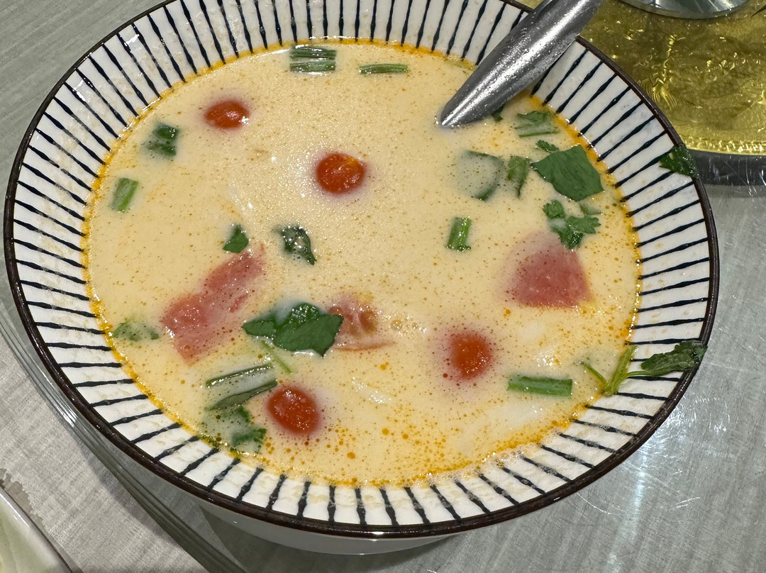 思里拉姆顿酒店主图