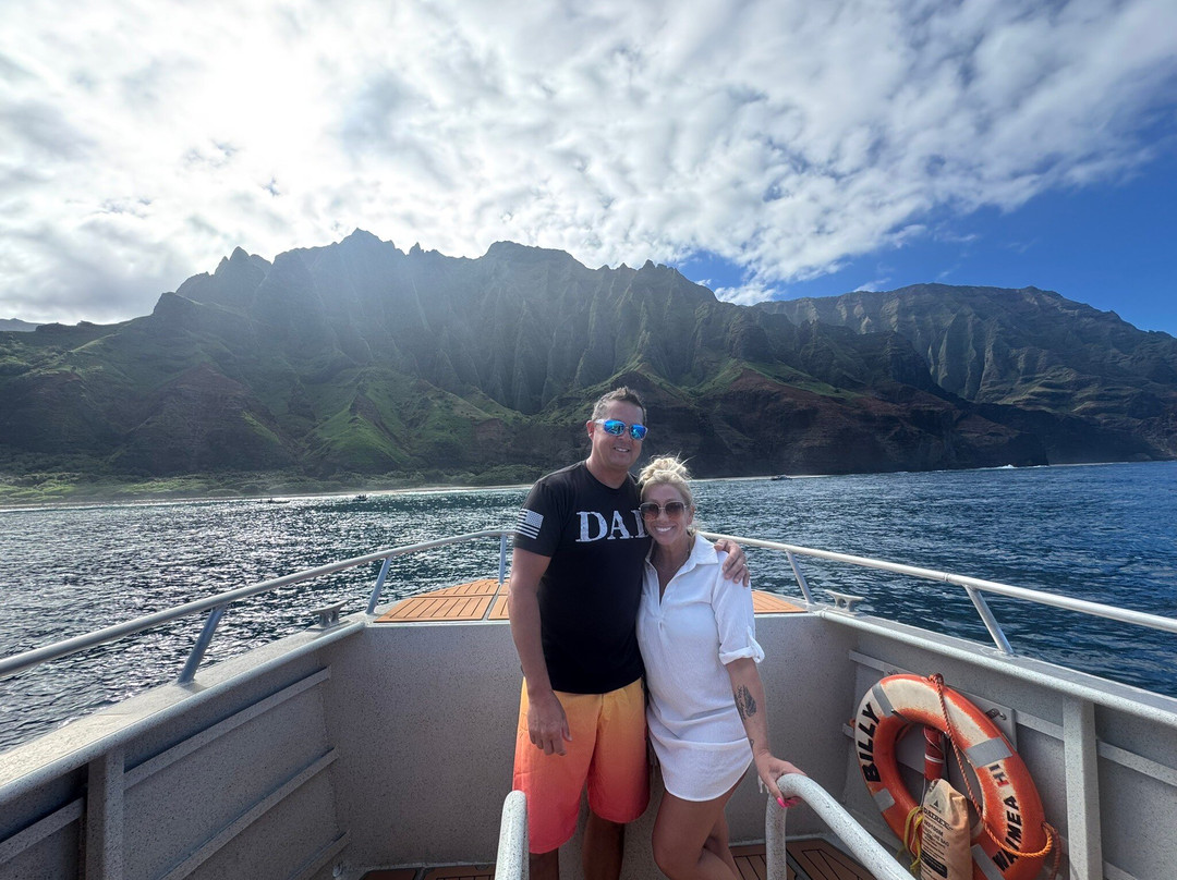 Makana Charters and Tours-卡慕也拉必去景点