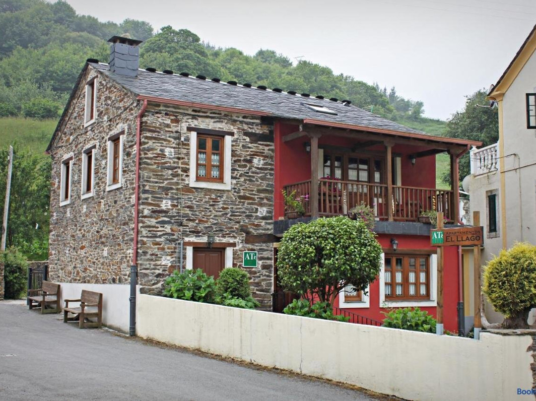 Apartamentos El Llago