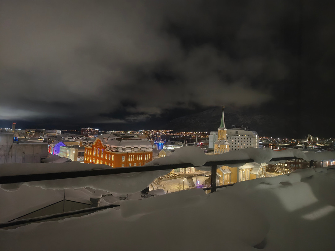 泼乐松恩酒店主图