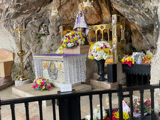 Santa Cueva de Covadonga-Covadonga必去景点