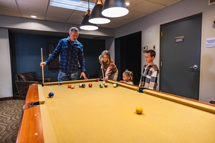 Whitefish Riverfront Hotel-家庭/游戏区