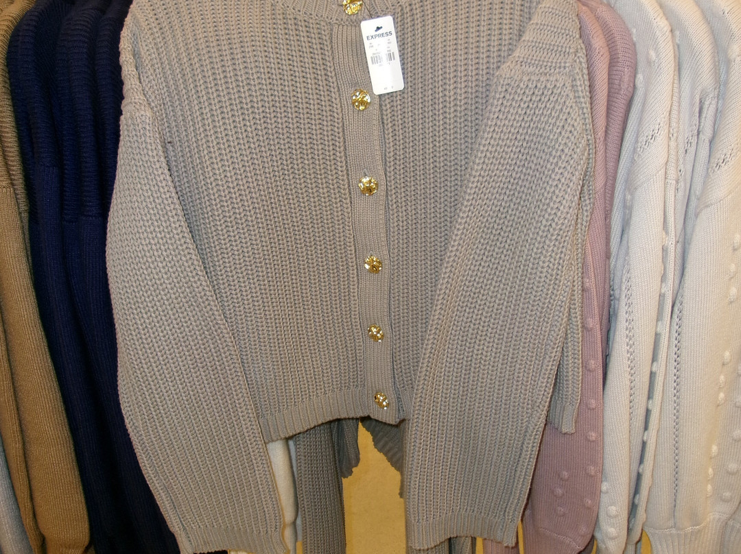 EXPRESS Factory Outlet-Kittery必去景点