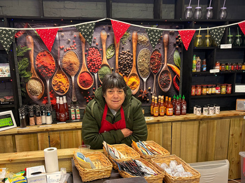 Becky B & C Herbs And Spices-梅尔顿莫布雷必去景点