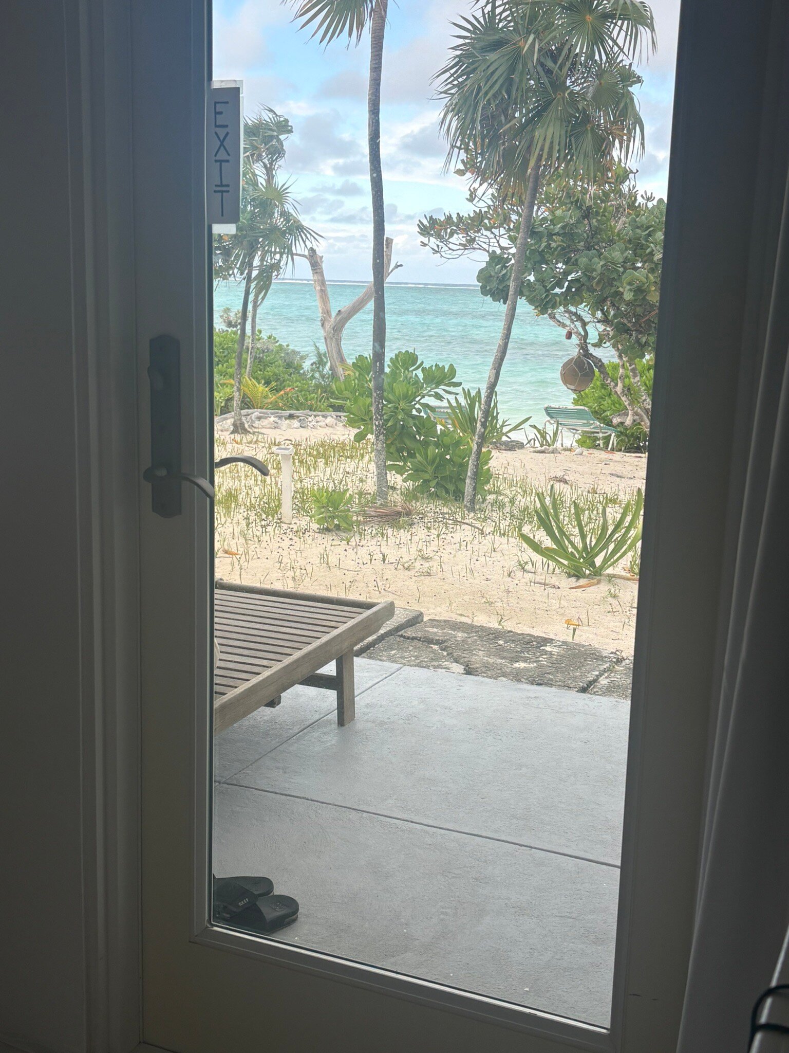 Pelican Beach Hotel-官方