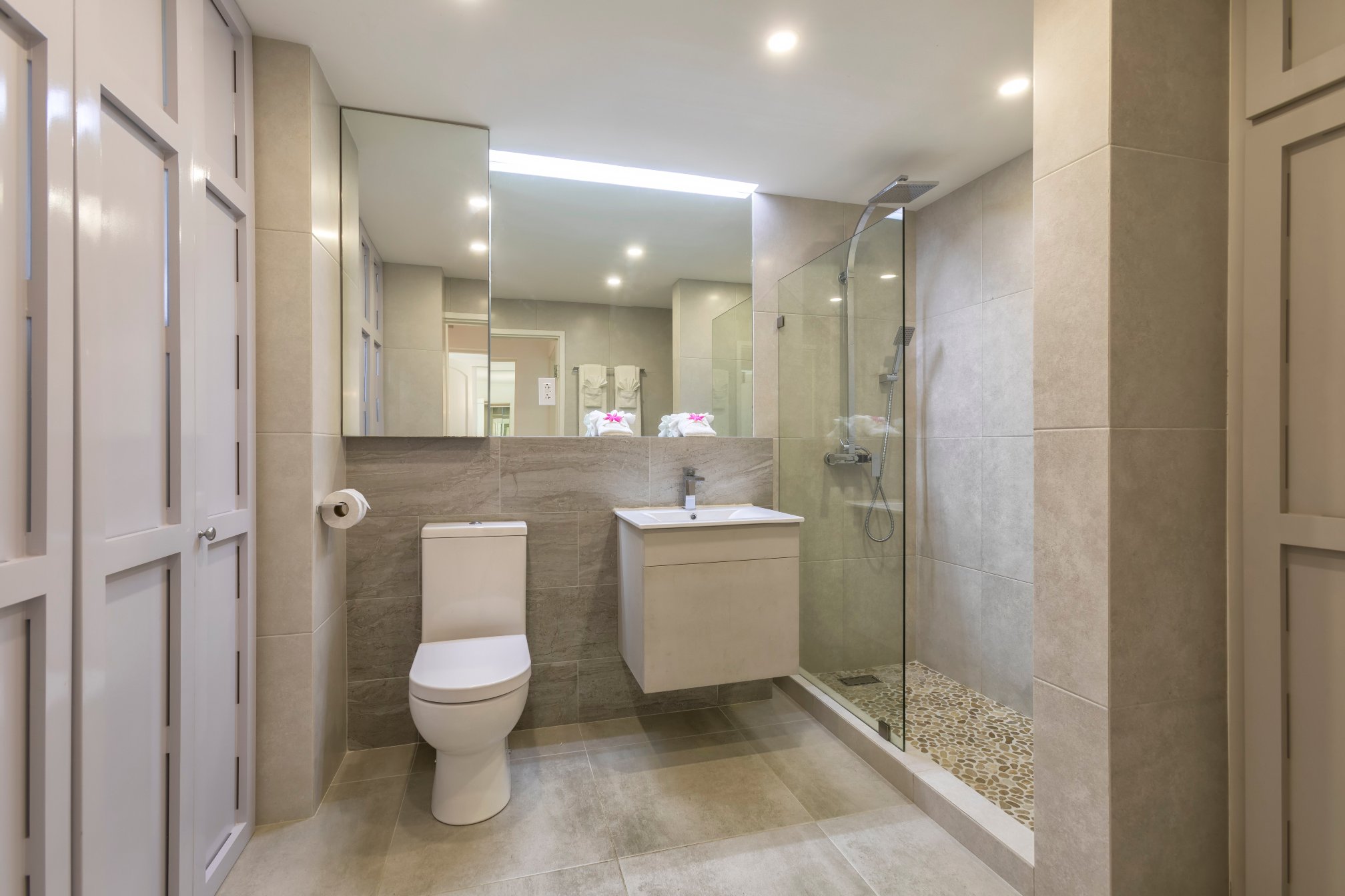 Dover Woods Apartments-浴室