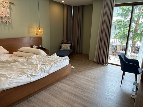 查理的爱妮岛-由HII管理主图