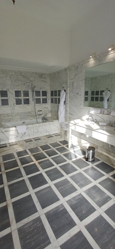 阿尔蒂尼城堡酒店-浴室