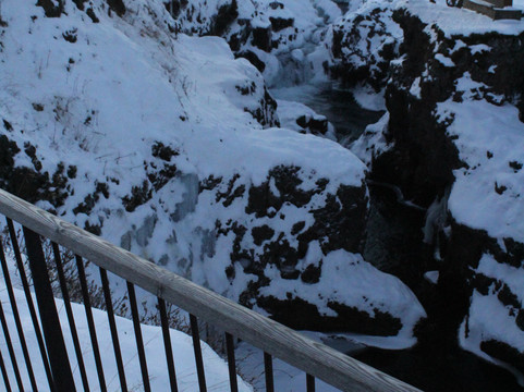 Kolugljufur Waterfall-华姆斯唐吉必去景点