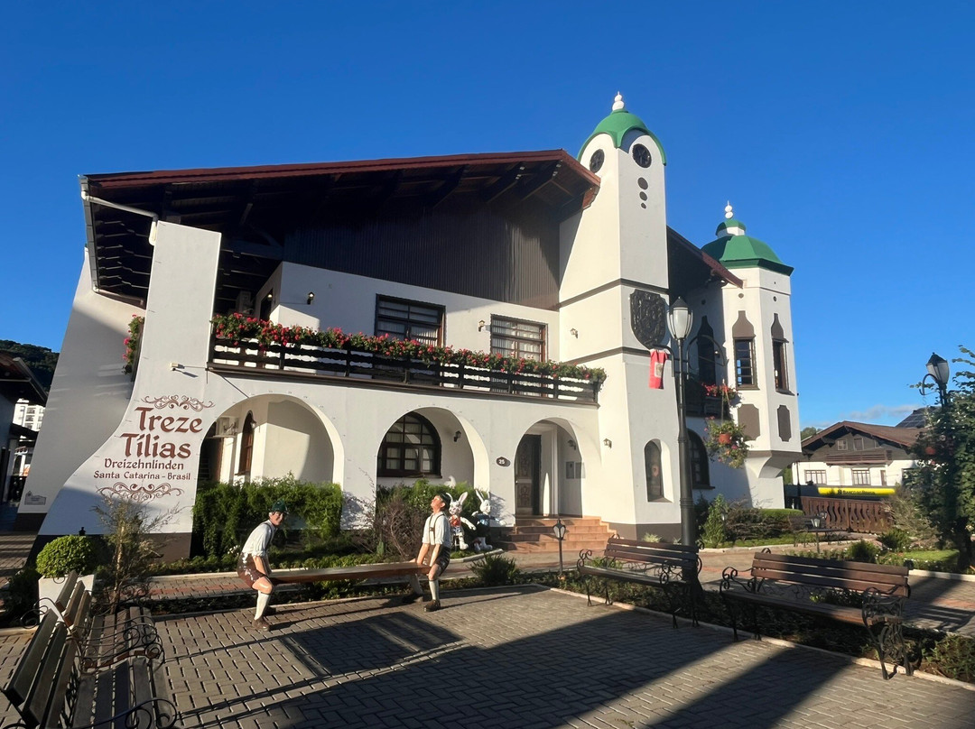 Praça Prefeitura De Treze Tilias-Treze Tilias必去景点