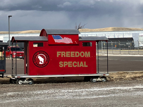 冰河国家公园入口舒适套房酒店主图