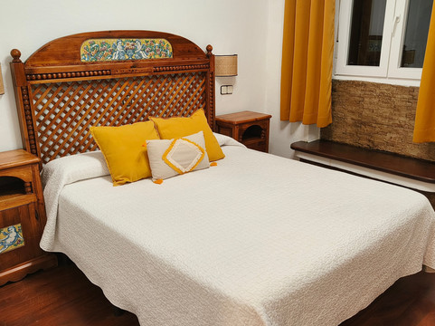 埃尔雷富吉乡村酒店主图