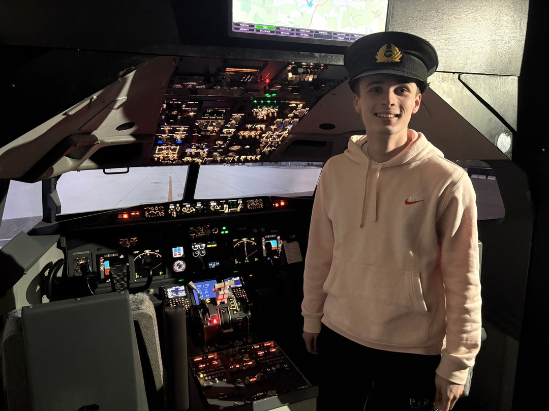 Simair737 Flight Simulators-切尔滕纳姆必去景点