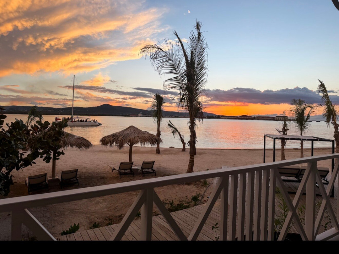 牡蛎湾卓越全包式住宿 - 限成人主图